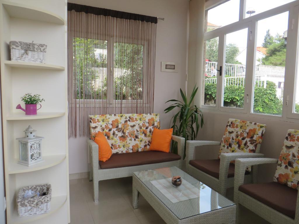 Apartment Simaris - Spacious With Terrace And Sea View Šibenik Exterior foto